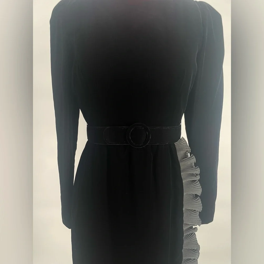 Vintage Joan Leslie By Kasper Black Velvet Long Sleeve Formal Cocktail Dress - Picture 4 of 10